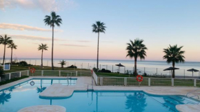 First line beach-amazing seaview - la Duquesa-Estepona